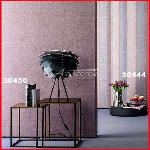 Sonnige, natürliche Steinwand für mediterranes Wohngefühl