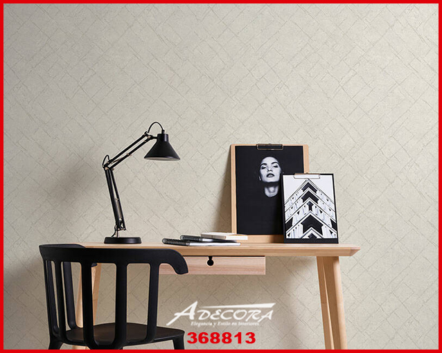 Sonnige, natürliche Steinwand für mediterranes Wohngefühl