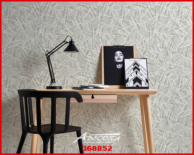 Sonnige, natürliche Steinwand für mediterranes Wohngefühl