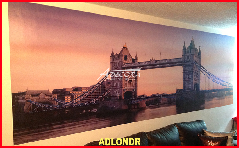 Sonnige, natürliche Steinwand für mediterranes Wohngefühl