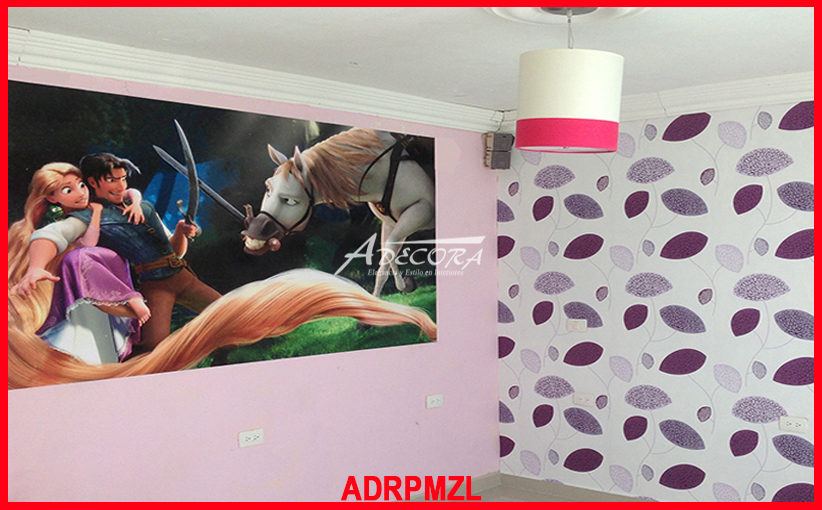 Sonnige, natürliche Steinwand für mediterranes Wohngefühl