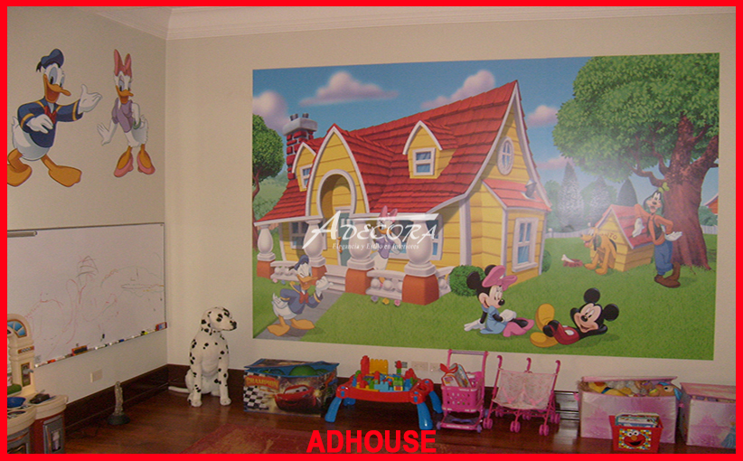 Sonnige, natürliche Steinwand für mediterranes Wohngefühl