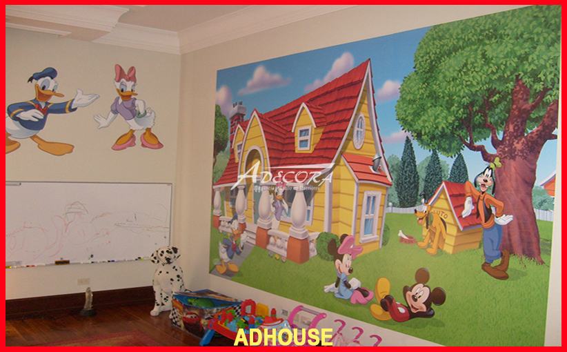 Sonnige, natürliche Steinwand für mediterranes Wohngefühl