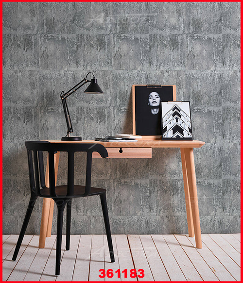 Sonnige, natürliche Steinwand für mediterranes Wohngefühl