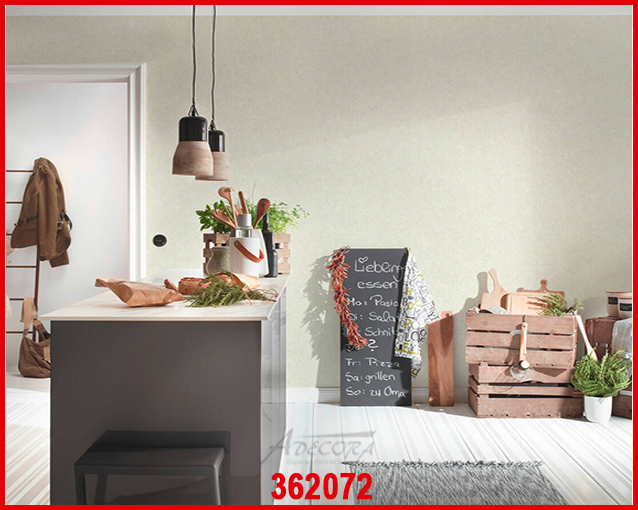 Sonnige, natürliche Steinwand für mediterranes Wohngefühl