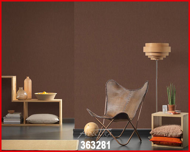 Sonnige, natürliche Steinwand für mediterranes Wohngefühl