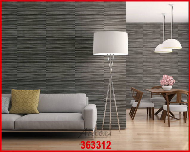 Sonnige, natürliche Steinwand für mediterranes Wohngefühl