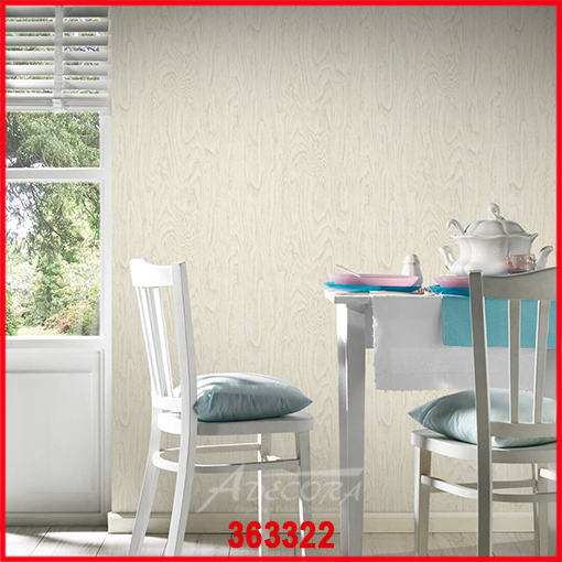 Sonnige, natürliche Steinwand für mediterranes Wohngefühl