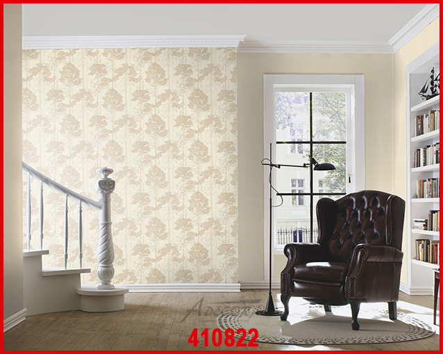 Sonnige, natürliche Steinwand für mediterranes Wohngefühl