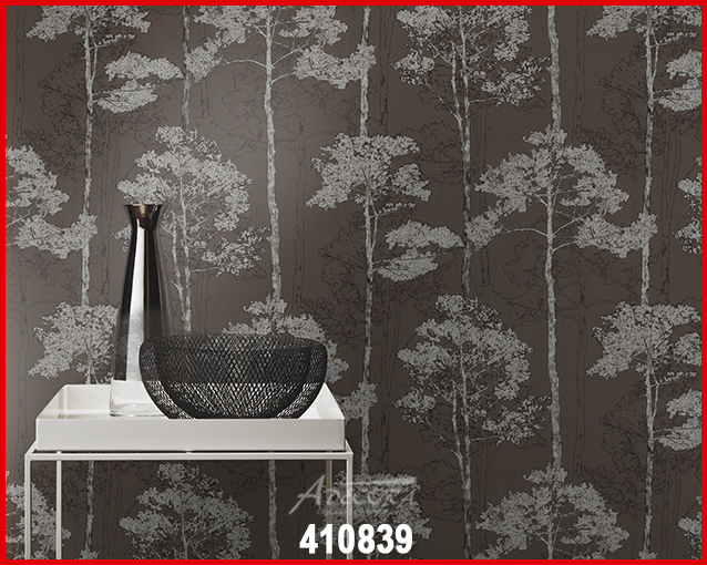 Sonnige, natürliche Steinwand für mediterranes Wohngefühl