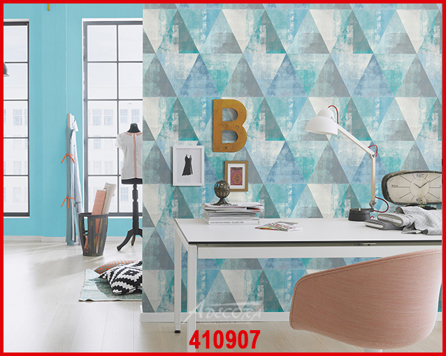 Sonnige, natürliche Steinwand für mediterranes Wohngefühl