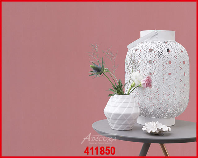 Sonnige, natürliche Steinwand für mediterranes Wohngefühl