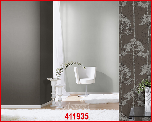 Sonnige, natürliche Steinwand für mediterranes Wohngefühl