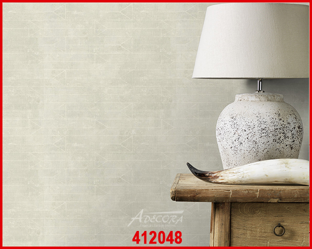 Sonnige, natürliche Steinwand für mediterranes Wohngefühl