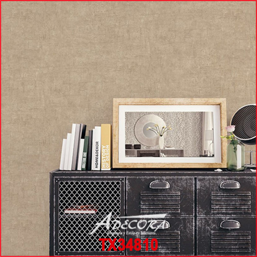 Sonnige, natürliche Steinwand für mediterranes Wohngefühl