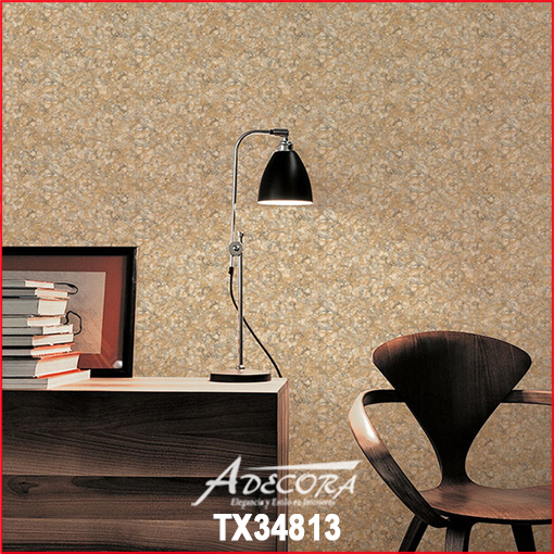 Sonnige, natürliche Steinwand für mediterranes Wohngefühl