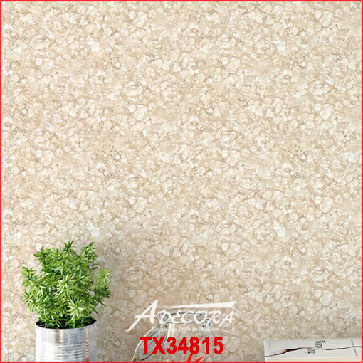 Sonnige, natürliche Steinwand für mediterranes Wohngefühl